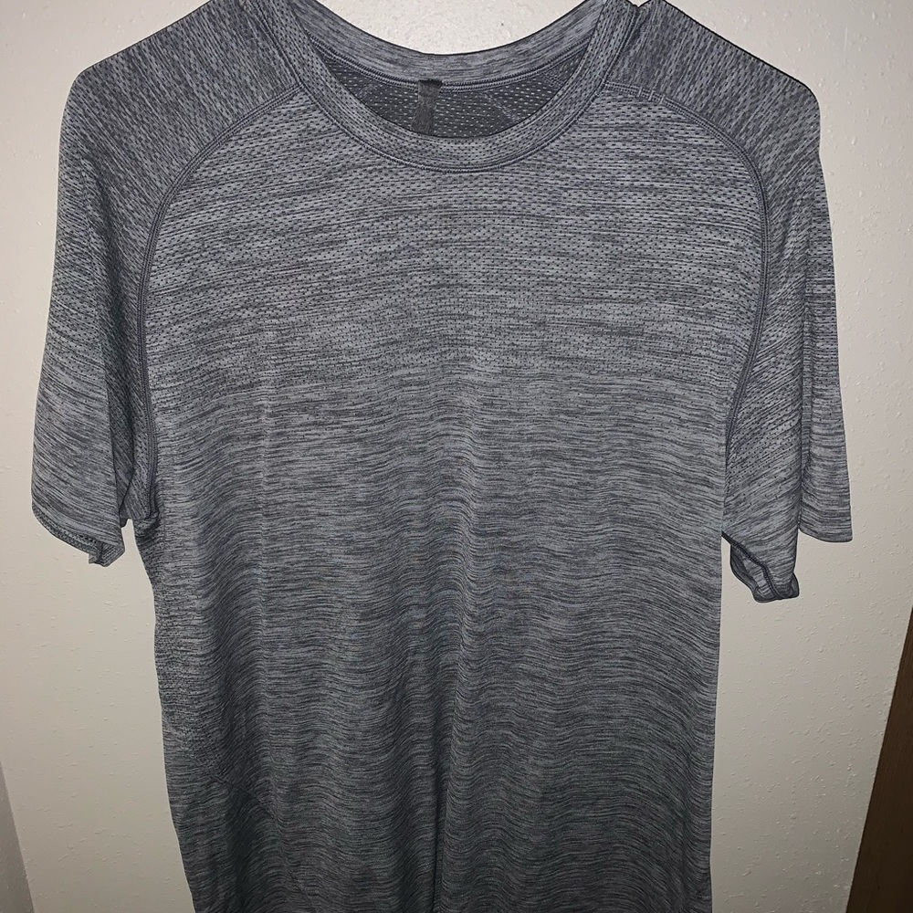 Lulu lemon shirt